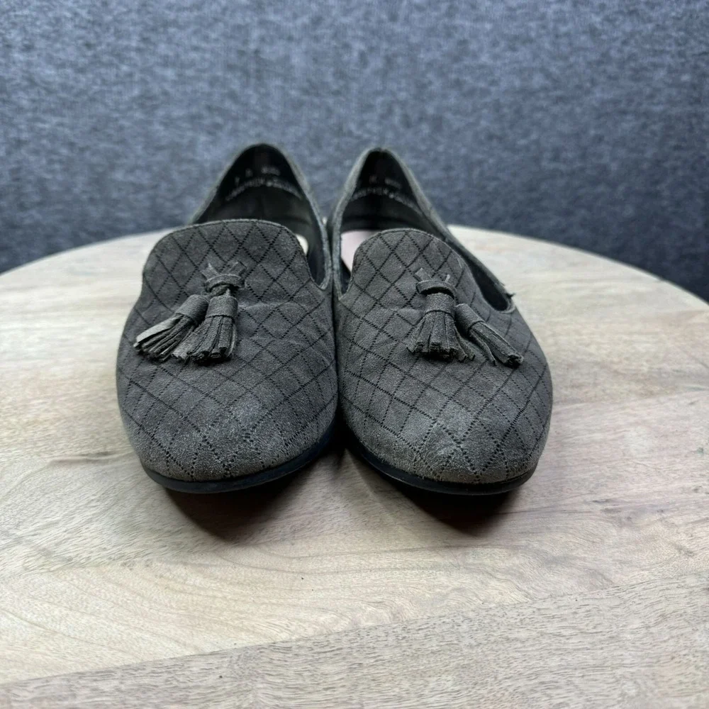 Munro Tassel Loafers 9 M Grey Quilted Suede‎ Comfort Classic Preppy Professional